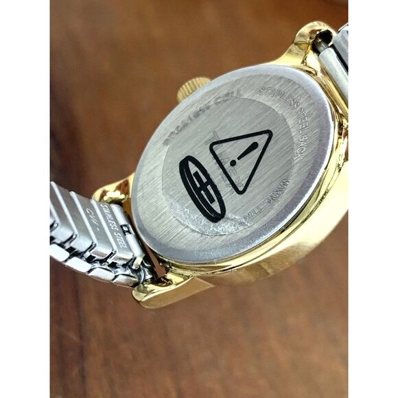 Timex Women's Watch TW2W70000 Quartz Mother of Pearl Two Tone Steel 18mm - Picture 7 of 14